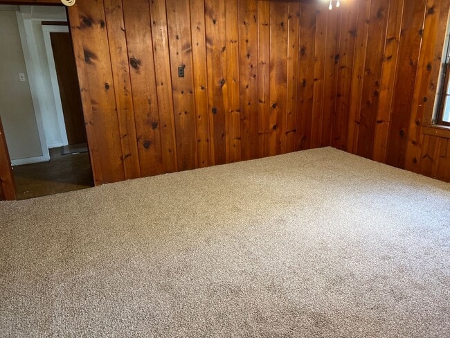 Building Photo - comfortable and convenient 2 bedroom 1 bathroom