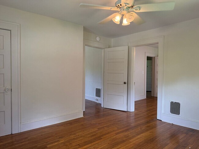 Building Photo - Fantastic 3 Bedroom Bungalow