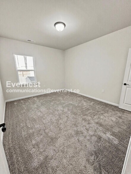 Building Photo - 2145 Bethpage Dr