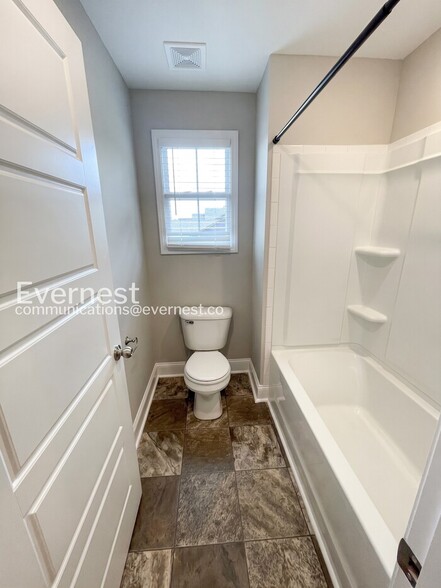 Building Photo - 4042 Ft Sumter Dr