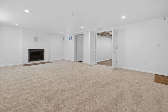 Building Photo - Stunning 4 bed + office, 4 bath rental home in Damascus!