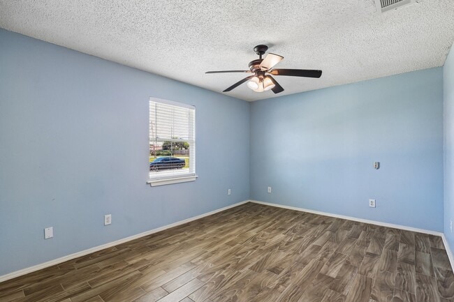 Building Photo - 5709 Maco St