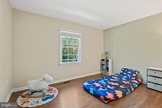 Building Photo - 2918 Glenvale Dr