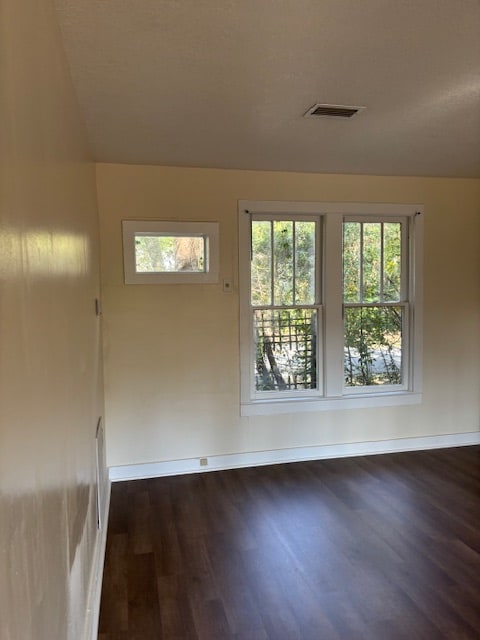 Building Photo - One Bedroom Cottage