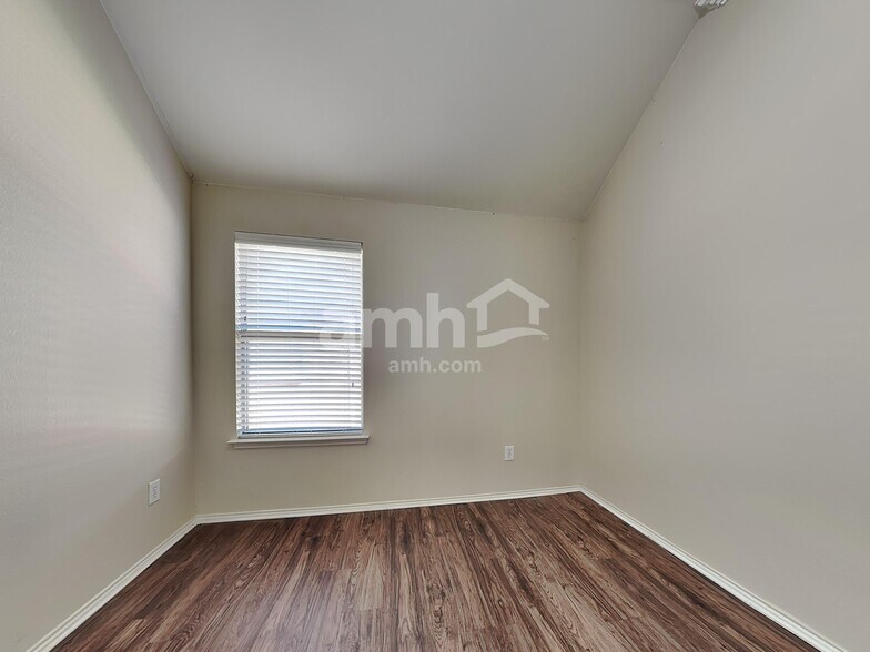 Building Photo - 803 Fireberry Dr