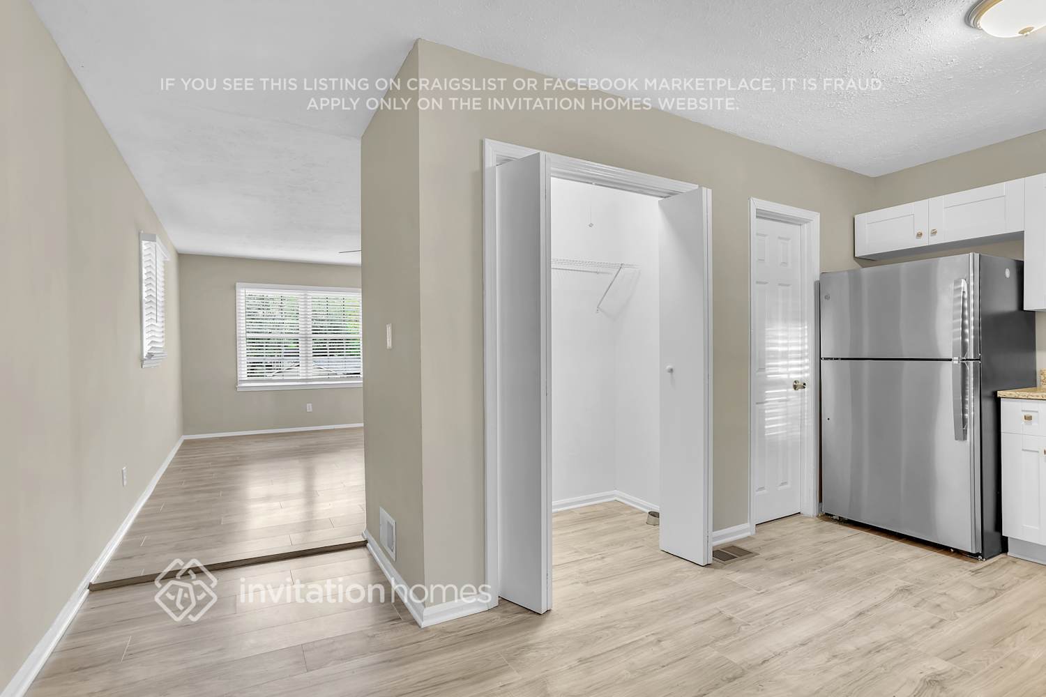 Building Photo - 4891 Lehigh Dr