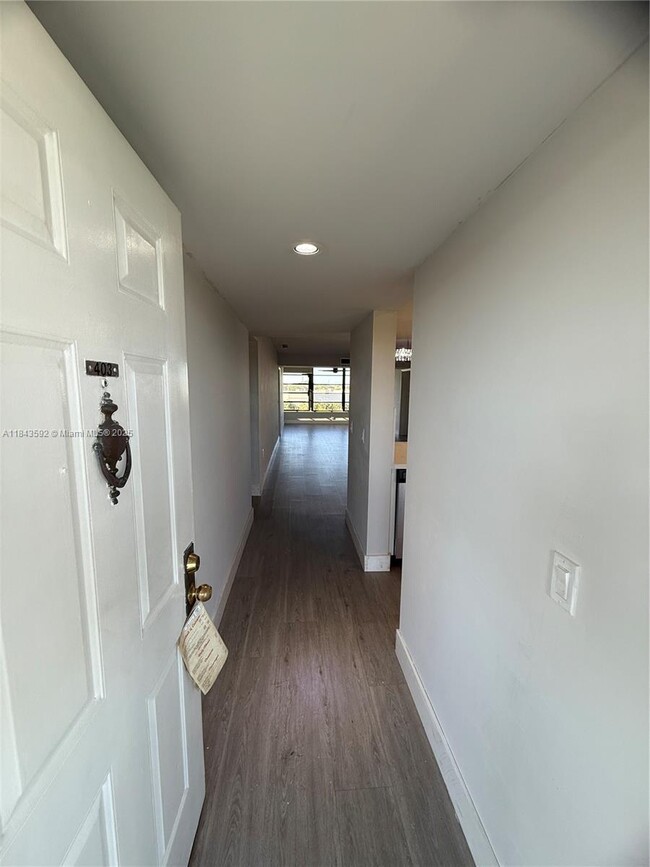 Building Photo - 1508 Whitehall Dr