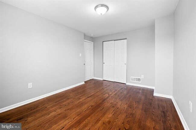 Building Photo - 631 Charraway Rd
