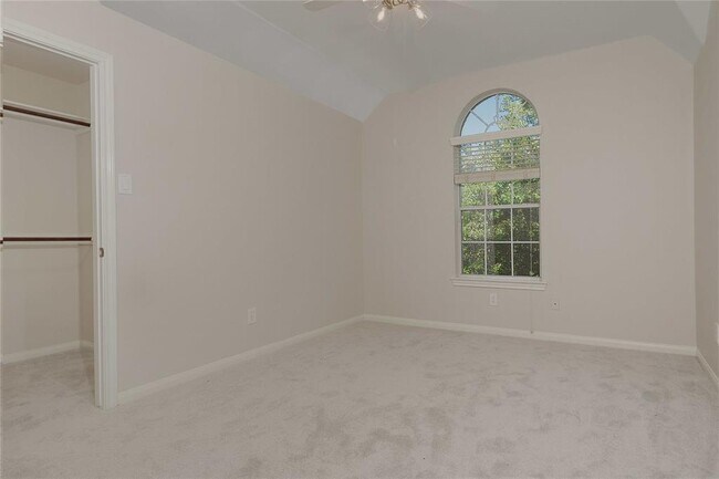 Building Photo - 137 E Montfair Blvd