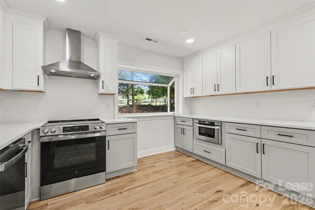 Building Photo - 9606 Fairway Ridge Rd