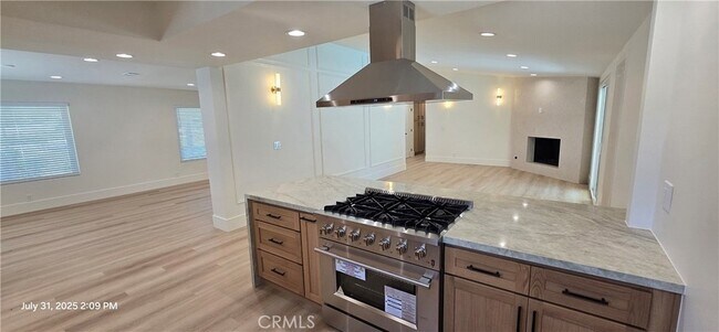 Building Photo - 3024 Sonrisa Dr
