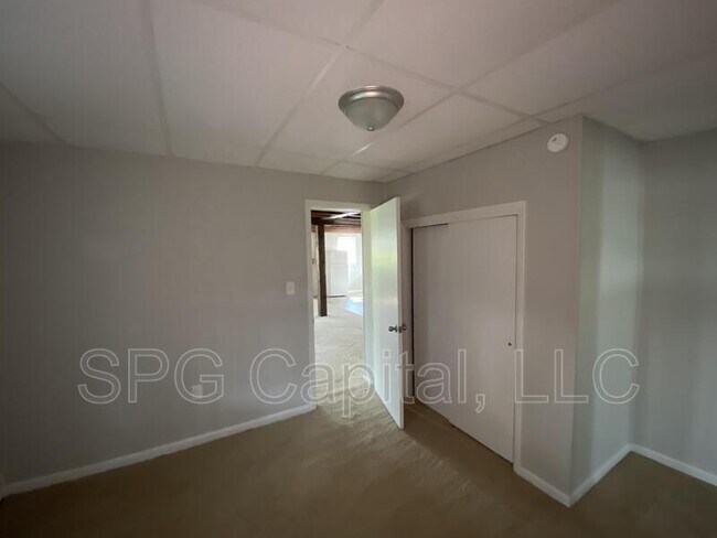 Building Photo - 130 S Main St