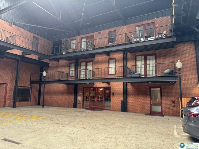 Building Photo - 11 W 2nd St