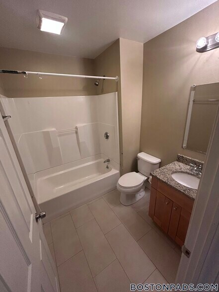 Building Photo - 76 Egmont St