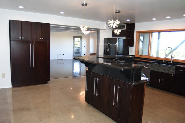 Building Photo - 15 Anson Rd