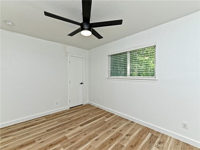 Building Photo - 1509 Oak Heights Dr