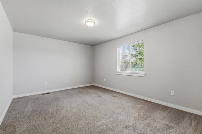 Building Photo - 2662 W Jayton Dr