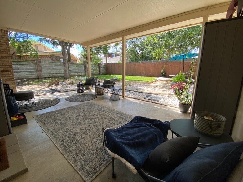 Building Photo - 8604 Willowick Drive