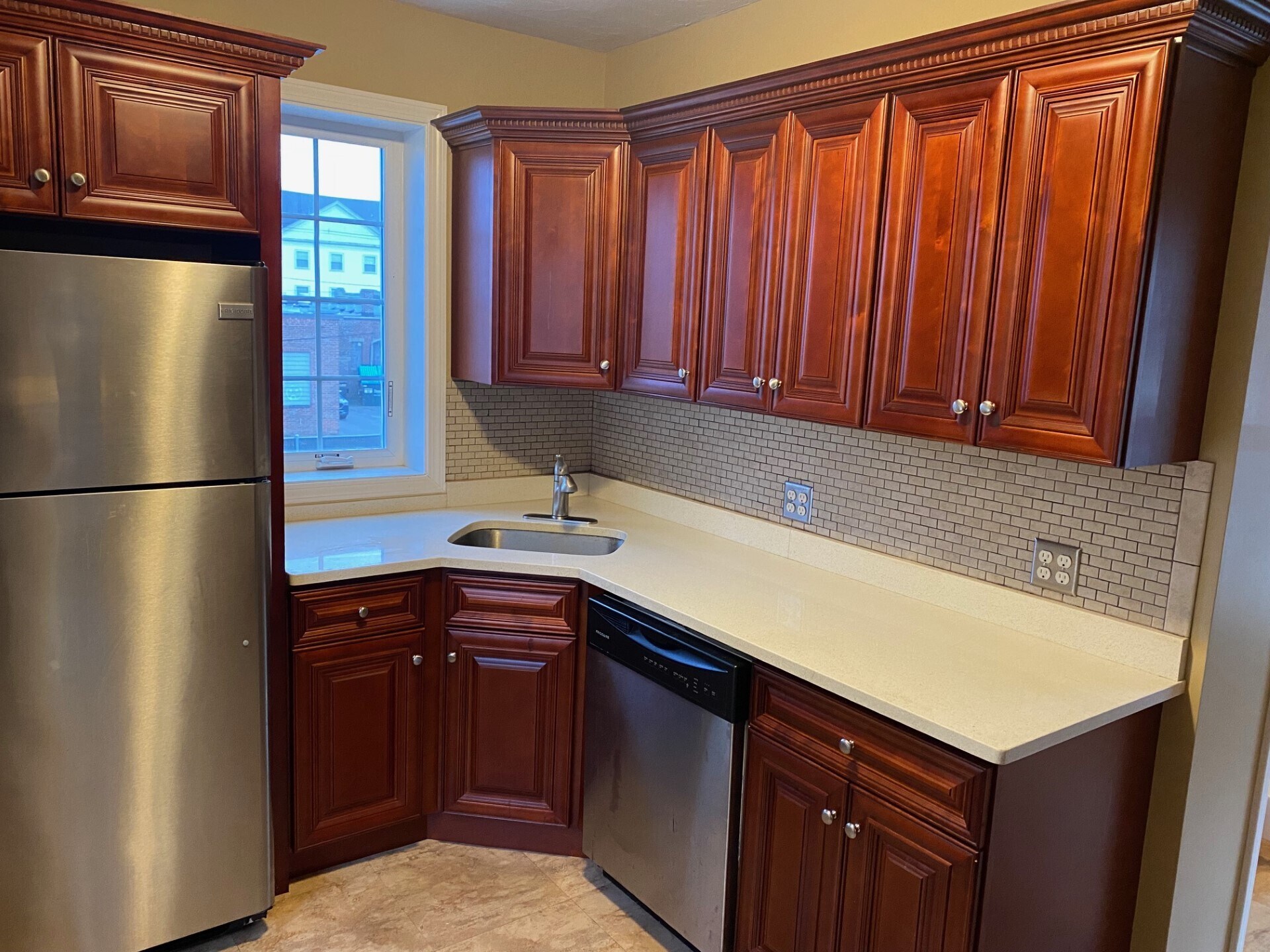 Building Photo - 17 Whitman Ave