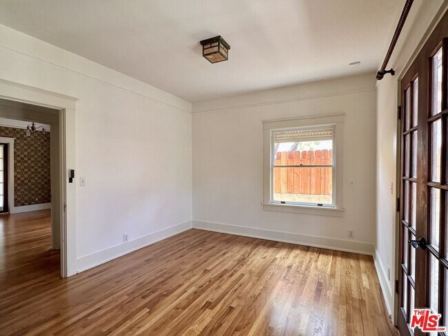 Building Photo - 2216 Meade Pl