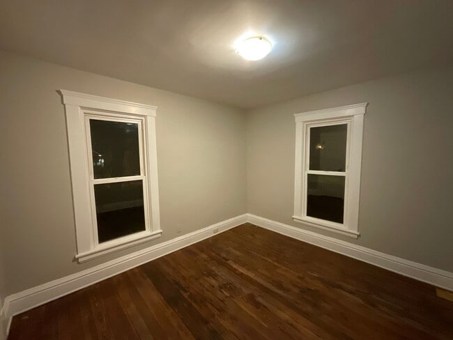 Building Photo - 326 11th St