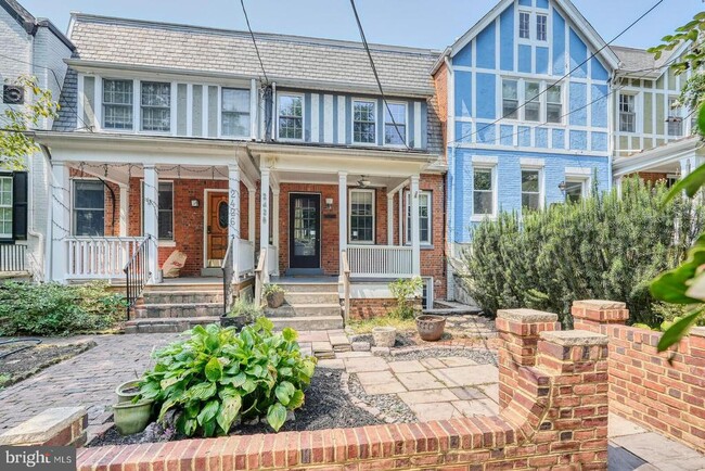 Building Photo - 2428 Tunlaw Rd NW