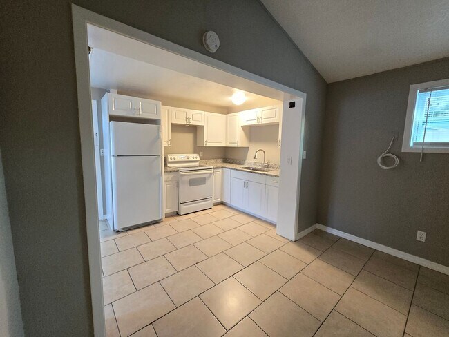 Building Photo - 2108 8th St