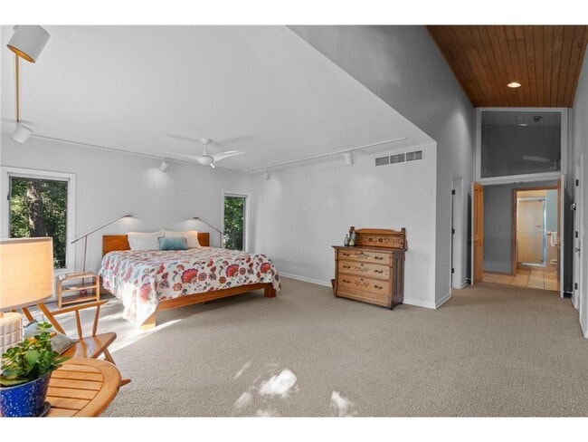 Building Photo - 3942 Enchanted Ln