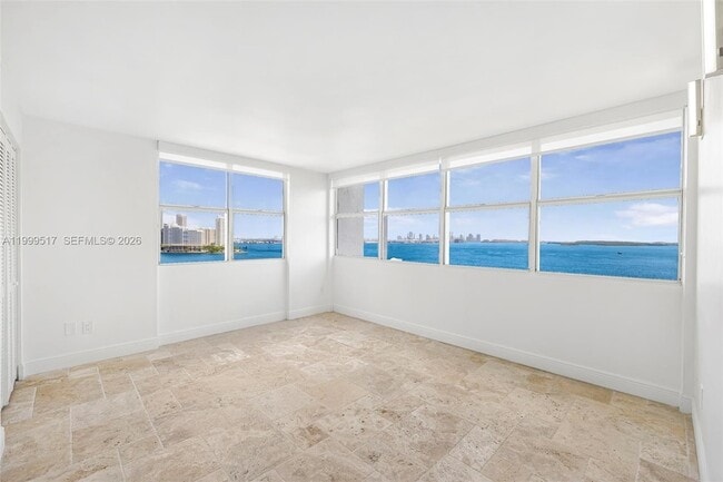 Building Photo - 1420 Brickell Bay Dr