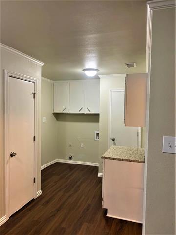 Building Photo - 11991 Maple St