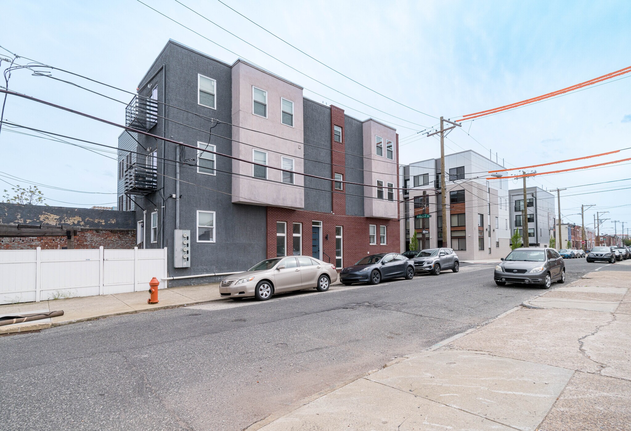 Building Photo - 2601 E Hagert St