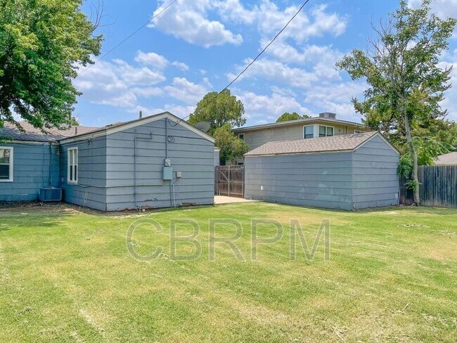 Building Photo - 3418 26th St