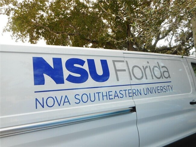 Building Photo - 2516 SW 74th Terrace