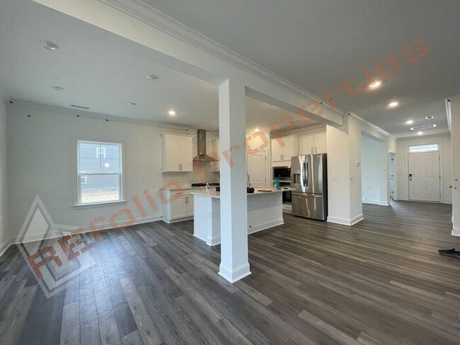 Building Photo - Stunning Brand New Beautiful 5 Bedroom, 4 ...