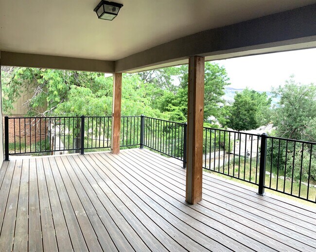 Building Photo - 1844 Mt Zion Dr