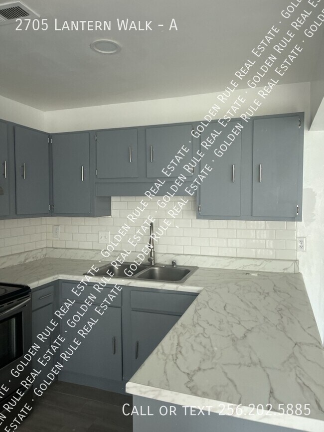 Building Photo - 2705 Lantern Walk SE