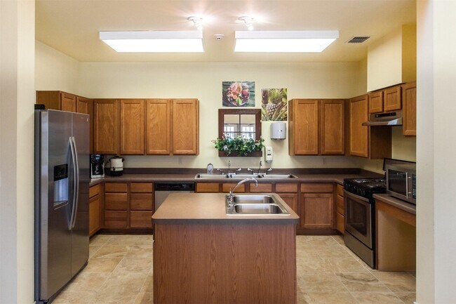 Building Photo - 1801 Bosquez St