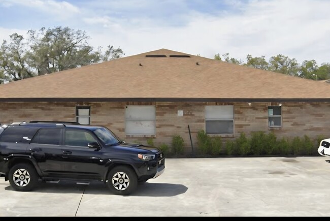Building Photo - 3228 Bloomingdale Villas Ct