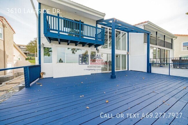 Building Photo - 3610 Lakeside Dr