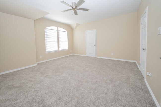 Building Photo - 10944 Chazenwood Dr