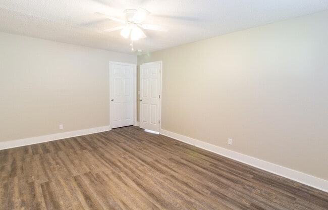 Building Photo - 207 Central Dr