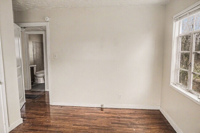 Building Photo - 1520 17th Way SW