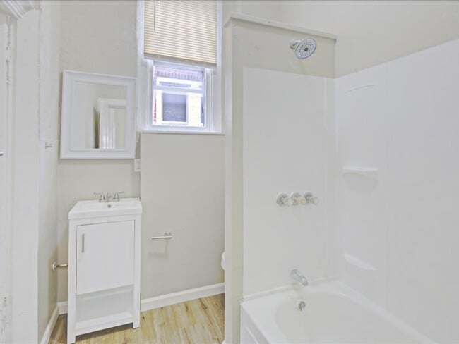 Building Photo - 6730 Vermont Ave