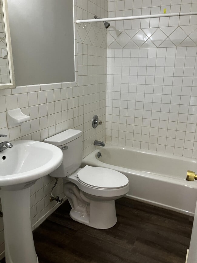 Building Photo - 3823 Manner Dale Dr