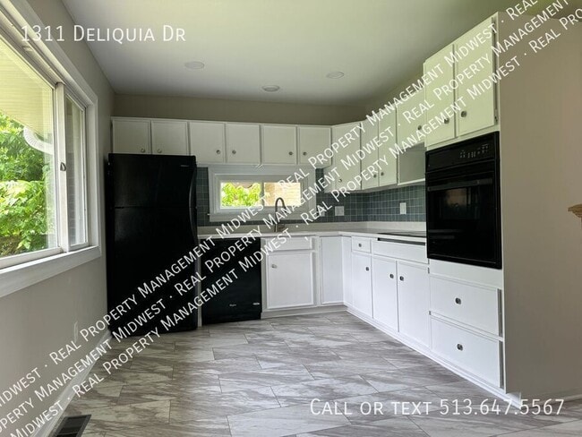 Building Photo - 1311 Deliquia Dr