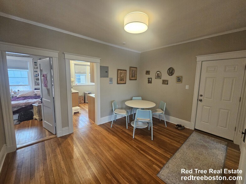 Building Photo - 5 Colliston Rd