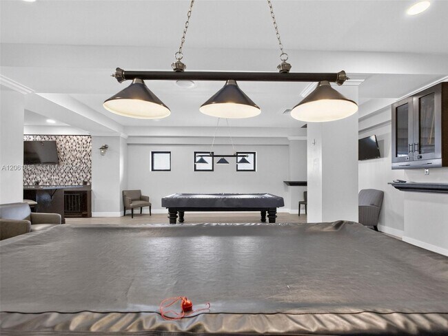 Building Photo - 2501 S Ocean Dr