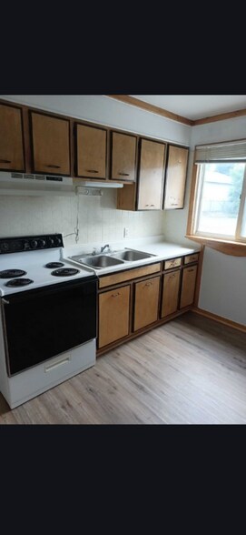 Building Photo - 4996 Main St