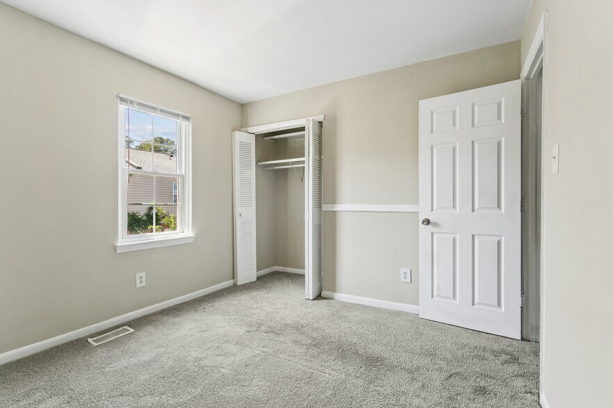 Building Photo - 506 Genneys Way
