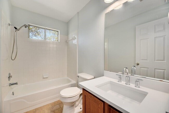 Building Photo - 9416 Bradner Dr